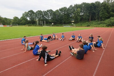 Leichtathletik konz u12 training aufwaermen 02
