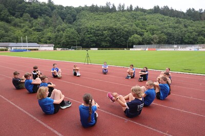 Leichtathletik konz u12 training aufwaermen 04