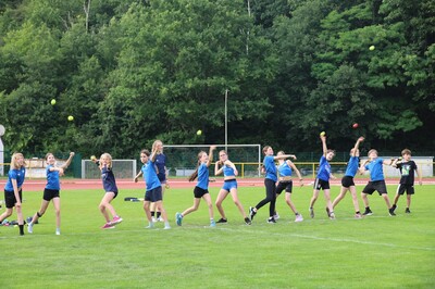 Leichtathletik konz u12 training aufwaermen 05