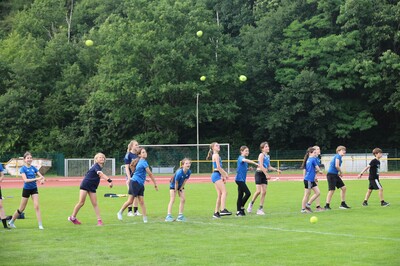 Leichtathletik konz u12 training aufwaermen 11