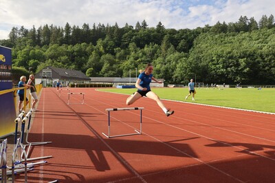 Leichtathletik konz u16 training huerden 11