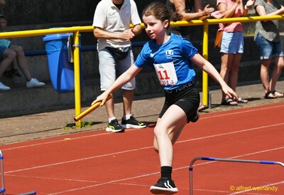 Kinderleichtathletik konz huerden 05